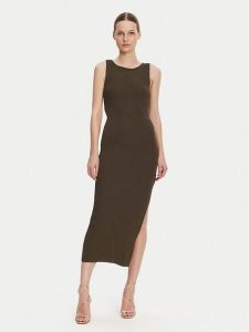 Guess Sukienka dzianinowa W5GK47 Z3L10 Brązowy Regular Fit. Brązowe kombinezony Guess, l, z aplikacjami, z dzianiny, bez kołnierzyka, bez ramiączek. Za 282,00 zł.