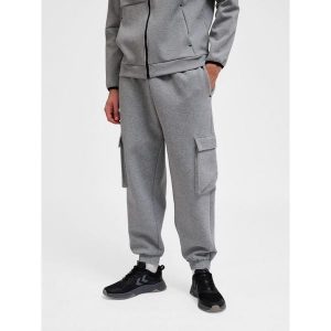 Spodnie cargo Hummel Tech. Szare szorty Hummel, bez wzorów, sportowe. Za 296,55 zł.