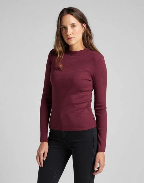 DAMSKA KOSZULKA LEE HIGH NECK LS RIB TEE RED OCHRE L44DPHOE 112109823. Brązowe bluzki Lee, l, bez wzorów, bez kołnierzyka, bez ramiączek. W wyprzedaży za 49,99 zł.