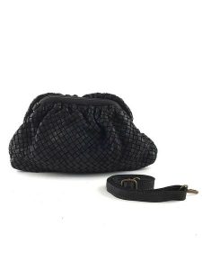 Amara Skórzana kopertówka "Miller" w kolorze czarnym - 35 x 23 x 8 cm rozmiar: onesize. Czarne torebki wieczorowe Amara, bez wzorów, z materiału, przez ramię, bez dodatków. Za 409,00 zł.