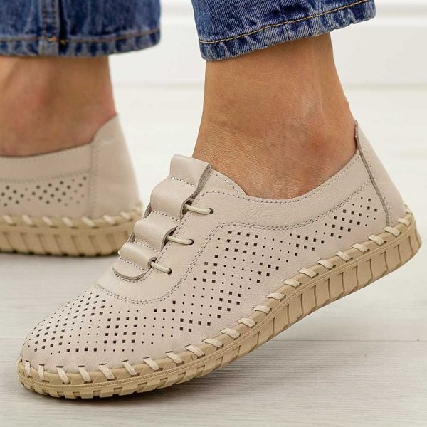 Beżowe ażurowane skórzane półbuty damskie T.Sokolski w26-47. Brązowe półbuty Sokolski, na jesień, bez wzorów, z jeansu, bez obcasa, na płaskiej podeszwie, bez zapięcia. Za 259,00 zł.