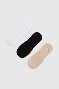 Skarpety 3-pack. Skarpetki MOODO, bez wzorów, z elastanu. Za 34,99 zł.