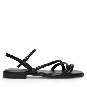 Sandały Jenny Fairy. Czarne sandały Jenny Fairy, bez wzorów, bez obcasa, na płaskiej podeszwie, bez zapięcia. Za 89,99 zł.