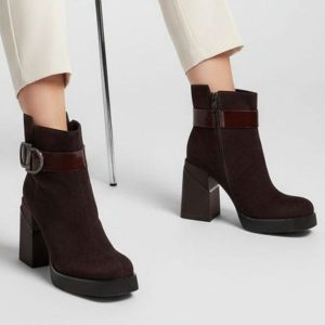 Botki damskie Filippo, na wysokim obcasie stabilne i ocieplane futerkiem, bordowe, DBT7183-25-BG. Czerwone botki Filippo, na zimę, bez wzorów, z materiału, bez obcasa, na obcasie, bez zapięcia. Za 209,00 zł.