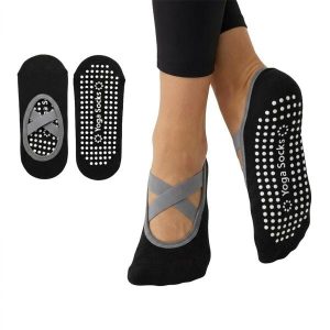 Skarpetki do jogi fit.me antypoślizgowe czarne. Czarne skarpetki FITME!, bez wzorów. Za 10,53 zł.