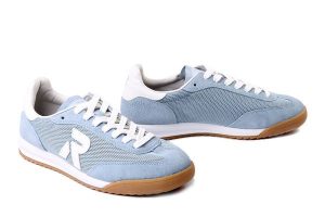 RIEKER W4000-12 blue, półbuty damskie. Niebieskie półbuty Rieker, bez wzorów, bez obcasa, bez zapięcia. Za 303,92 zł.