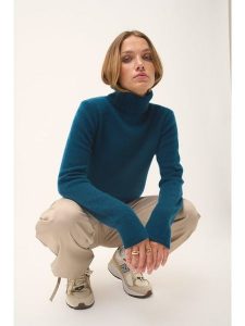 Just Cashmere Kaszmirowy golf "June" w kolorze granatowym rozmiar: M. Niebieskie golfy Just Cashmere, bez wzorów, z kaszmiru. Za 459,04 zł.