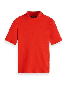 Scotch & Soda Koszulka w kolorze czerwonym rozmiar: L. Czerwone bluzki Scotch & Soda, l, bez wzorów, prążkowane, bez kołnierzyka, bez ramiączek. Za 96,60 zł.