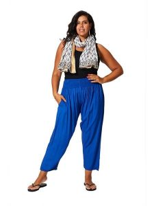 Aller Simplement Spodnie w kolorze niebieskim rozmiar: 42-58. Niebieskie spodnie z wysokim stanem Aller Simplement, bez wzorów, z materiału, z podwyższonym stanem. Za 48,50 zł.