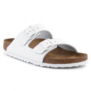 Klapki damskie Birkenstock Arizona. Białe klapki Birkenstock, bez wzorów, z materiału, bez obcasa. Za 494,79 zł.
