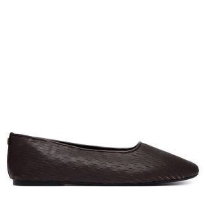 Baleriny Calvin Klein. Czerwone balerinki Calvin Klein, bez wzorów, bez obcasa, bez zapięcia. Za 449,99 zł.