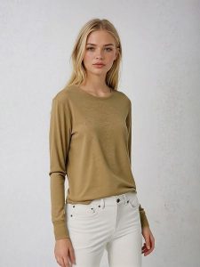 Weekday Koszulka w kolorze khaki rozmiar: M. Brązowe bluzki Weekday, m, bez wzorów, z bawełny, bez kołnierzyka, bez ramiączek. Za 61,46 zł.
