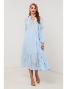 Lin Passion Sukienka w kolorze błękitnym rozmiar: 38/40. Niebieskie sukienki Lin Passion, bez wzorów, z bawełny, klasyczne, bez kołnierzyka, bez ramiączek, midi. Za 152,99 zł.
