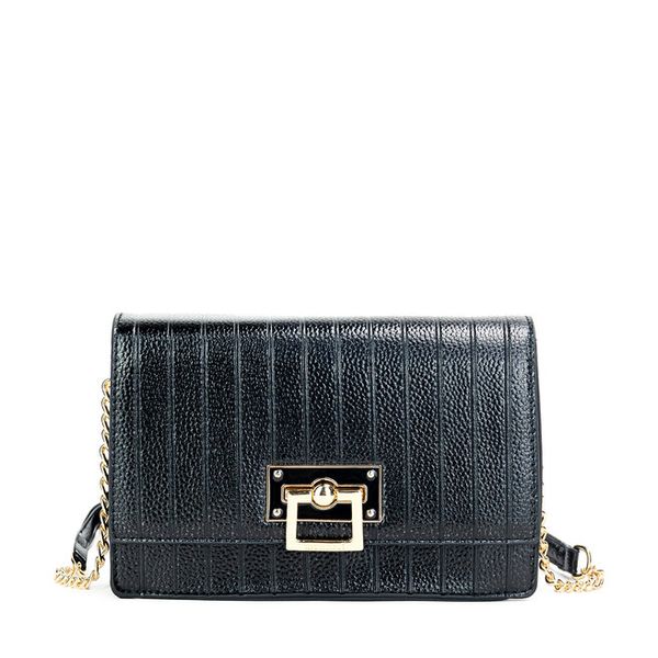 Torebka Monnari. Czarne listonoszki Monnari, bez wzorów, bez dodatków. Za 219,99 zł.