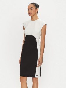 Calvin Klein Sukienka koktajlowa K20K207899 Czarny Slim Fit. Czarne kombinezony Calvin Klein, bez wzorów, z syntetyku, wizytowe, bez kołnierzyka, bez ramiączek. Za 399,99 zł.