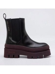 Replay Skórzane botki w kolorze czarno-czerownym rozmiar: 36. Czarne botki Replay, bez wzorów, bez obcasa, bez zapięcia. Za 404,99 zł.