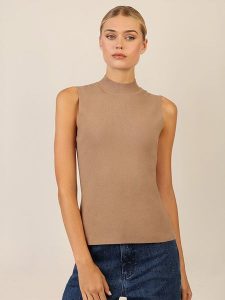 APART Top dzianinowy w kolorze karmelowym rozmiar: 36. Brązowe topy Apart, bez wzorów, z dzianiny, bez kołnierzyka, bez ramiączek. Za 130,99 zł.