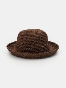 Pleciony kapelusz - brązowy. Brązowe kapelusze Sinsay, bez wzorów. Za 25,99 zł.