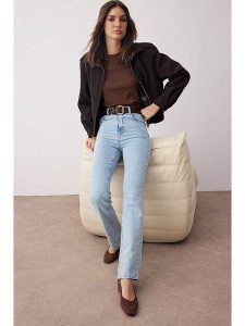 Trendyol Dżinsy - Straight fit - w kolorze błękitnym rozmiar: 38. Niebieskie jeansy Trendyol, bez wzorów, z podwyższonym stanem. Za 129,95 zł.
