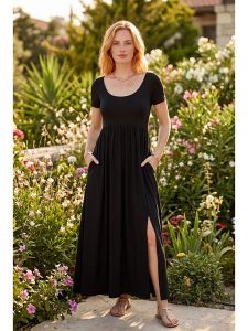 SOULSHAE Sukienka w kolorze czarnym rozmiar: XXL/3XL. Czarne sukienki SOULSHAE, xl, bez wzorów, z wiskozy, bez kołnierzyka, bez ramiączek, maxi. Za 144,95 zł.