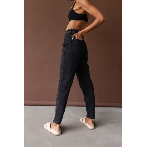 Spodnie jeansowe typu mom fit w kolorze BLACK JEANS - JUST. Czarne spodnie z wysokim stanem Marsala, bez wzorów, z denimu, z podwyższonym stanem. Za 349,90 zł.