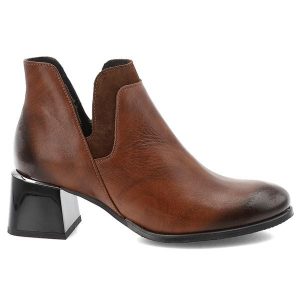 Brązowe Botki Armodo Modne Obuwie Damskie. Brązowe botki Armodo, bez wzorów, z jeansu, bez obcasa, na obcasie, bez zapięcia. Za 339,99 zł.
