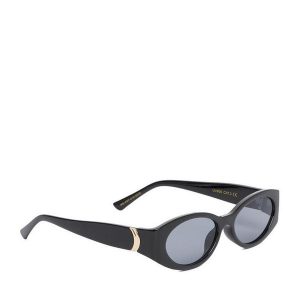 Okulary przeciwsłoneczne JENNY. Czarne okulary przeciwsłoneczne Jenny. Za 39,99 zł.