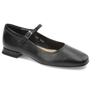 Czarne Półbuty Armodo Stylowe Obuwie Damskie. Czarne półbuty Armodo, bez wzorów, ze skóry, bez obcasa, na obcasie, bez zapięcia. Za 259,00 zł.