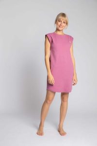 Sukienka z Bawełny Prążkowanej bez Rękawów - Wrzosowa. Fioletowe sukienki SALE, l, bez wzorów, z bawełny, bez kołnierzyka, bez ramiączek. Za 139,90 zł.