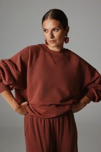 BLUZA ELENA MARSALA S - Flawless. Brązowe bluzy Flawless, s, bez wzorów, z bawełny, bez kaptura. Za 369,00 zł.