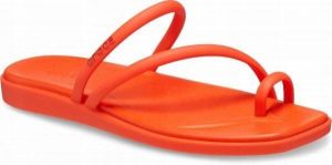 Klapki Dla Dorosłych Crocs Miami Toe Loop. Brązowe klapki Crocs, bez wzorów, z materiału, bez obcasa. Za 199,99 zł.