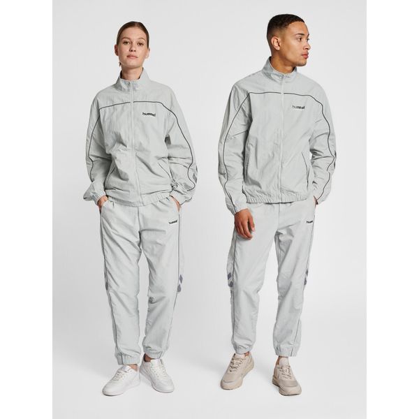 Spodnie do biegania Hummel GC Celab. Szare spodnie dresowe Hummel, bez wzorów, eleganckie. Za 283,00 zł.