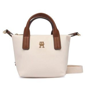 Torebka Tommy Hilfiger. Torebki klasyczne TOMMY HILFIGER, bez wzorów, bez dodatków. Za 329,99 zł.