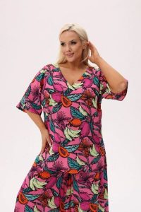Różowa bluzka Tropica Owocowa Fiesta z dekoltem V PLUS SIZE XXL OVERSIZE. Czerwone bluzki Moda Size Plus Iwanek, l, bez wzorów, z bawełny, boho, bez kołnierzyka, plus size, bez ramiączek. Za 169,90 zł.