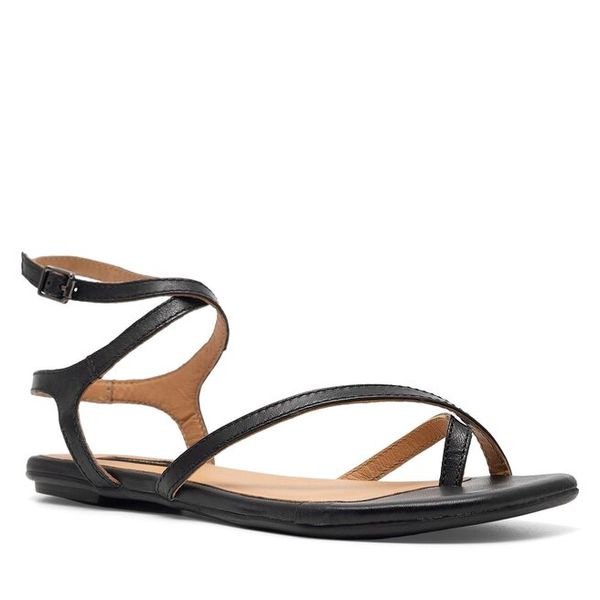 Sandały GINO ROSSI. Czarne sandały Gino Rossi, bez wzorów, bez obcasa, na płaskiej podeszwie, bez zapięcia. Za 229,99 zł.