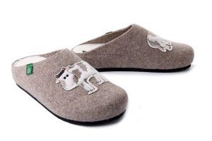DR. BRINKMANN 320211-08 beige, kapcie damskie. Brązowe kapcie Dr. Brinkmann, bez wzorów. Za 239,90 zł.