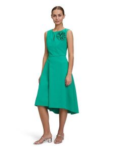 Vera Mont Sukienka w kolorze zielonym rozmiar: 38. Zielone sukienki Vera Mont, z aplikacjami, bez kołnierzyka, bez ramiączek, midi. Za 295,99 zł.