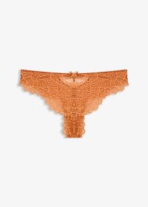 Stringi z delikatną koronką. Brązowe stringi bonprix, bez wzorów, z koronki. Za 19,99 zł.