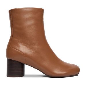 Botki GINO ROSSI. Brązowe botki Gino Rossi, bez wzorów, bez obcasa, na słupku, bez zapięcia. Za 219,99 zł.