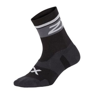 Skarpety sportowe 2XU Vectr Cushion Crew. Czarne skarpetki 2XU, bez wzorów. W wyprzedaży za 66,65 zł.