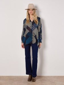 Apricot Bluzka w kolorze niebieskim rozmiar: S. Niebieskie bluzki Apricot, s, bez wzorów, bez kołnierzyka, bez ramiączek. Za 65,85 zł.
