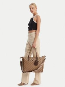 Guess Torba weekendowa Latona Travel TWHB92 11017 Brązowy. Brązowe torebki klasyczne Guess, z aplikacjami, ze skóry, bez dodatków. Za 674,99 zł.