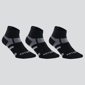 Skarpety sportowe tenis Artengo RS560 Mid 3 pary. Czarne skarpetki ARTENGO, bez wzorów, z bawełny. Za 49,99 zł.