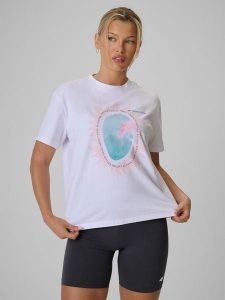 4F T-shirt loose z nadrukiem damski - biały L. Białe t-shirty 4f, l, bez wzorów, z bawełny, bez kołnierzyka, bez ramiączek. Za 69,99 zł.