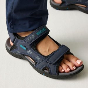 Damskie lekkie sandały Haris. Fioletowe buty trekkingowe Regatta, bez wzorów, bez obcasa, bez zapięcia. Za 268,00 zł.