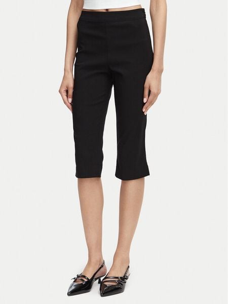 Guess T-Shirt W6YI64 K6710 Biały Regular Fit. Białe t-shirty Guess, xxl, z aplikacjami, z wiskozy, bez kołnierzyka, bez ramiączek. Za 127,99 zł.