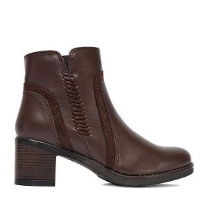 Botki Go Soft. Brązowe botki Go Soft, bez wzorów, bez obcasa, na słupku, bez zapięcia. Za 199,99 zł.