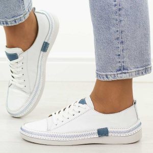 Biało nieb. skórzane półbuty damskie T.Sokolski 8260. Białe półbuty Sokolski, na jesień, bez wzorów, z jeansu, z okrągłym noskiem, bez obcasa, na płaskiej podeszwie, bez zapięcia. Za 299,00 zł.