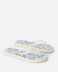 Japonki damskie Rip Curl Mixed Bloom Open Toe. Niebieskie klapki Rip Curl, bez wzorów, z otwartym noskiem, bez obcasa. Za 94,99 zł.