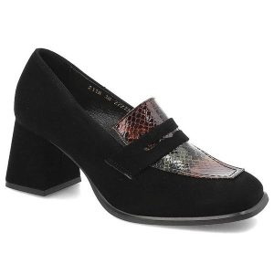 Czarne Półbuty Clasicco Eleganckie Skórzane Buty Damskie. Czarne półbuty Clasicco, bez wzorów, bez obcasa, na słupku, bez zapięcia. Za 319,00 zł.